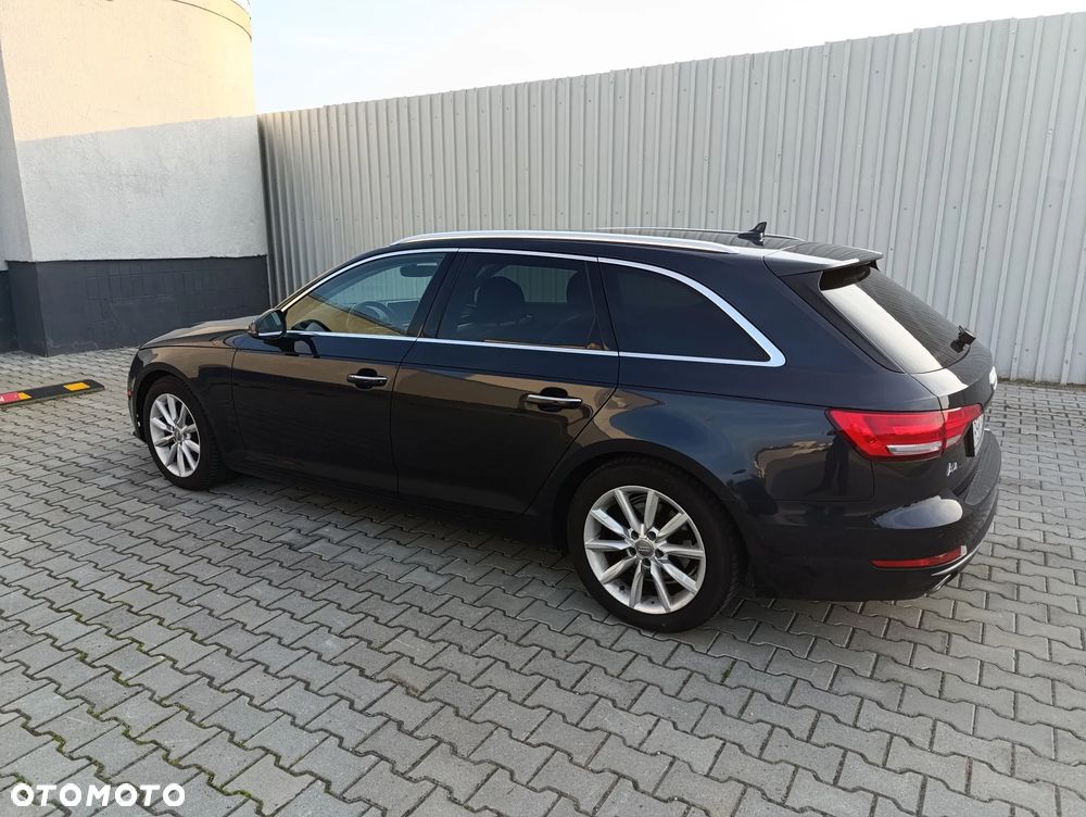 Audi A4 Avant 2.0 TDI Design - 4