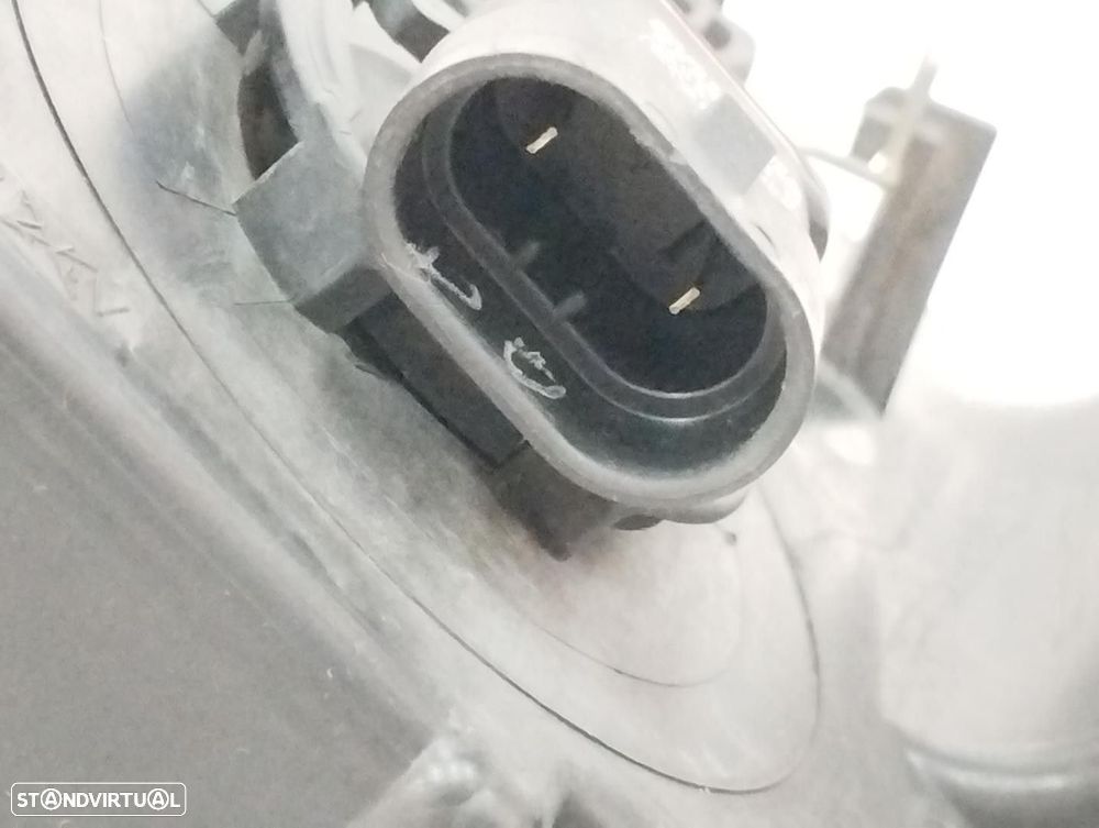 FAROL NEVOEIRO DIREITO OPEL ASTRA J SPORTS TOURER 2011 -13293619 - 2