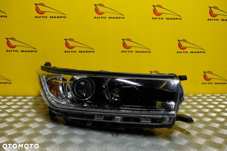 TOYOTA HIGHLANDER LIFT 2017-2018 REFLEKTOR LAMPA ZWYKŁA Z LED R USA - 4