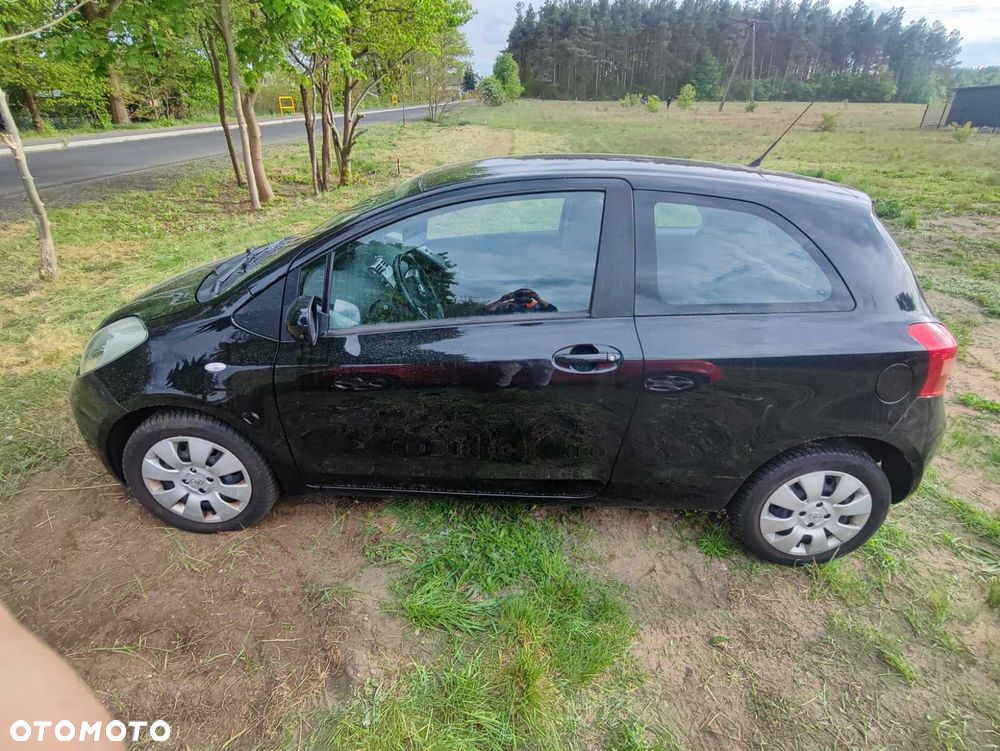 Toyota Yaris 1.3 Sol - 2