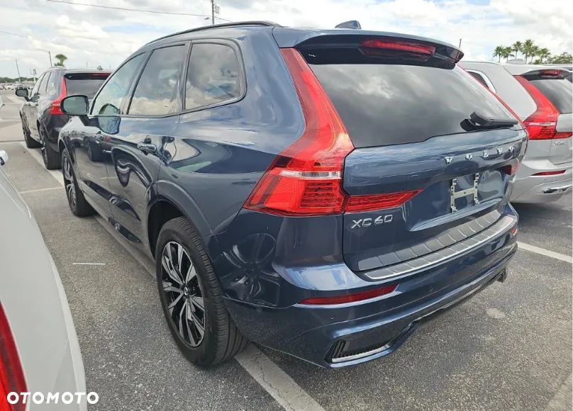 Volvo XC 60 B5 B AWD Plus Dark - 5