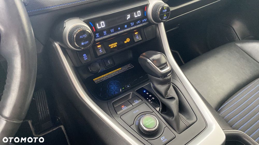 Toyota RAV4 2.5 Hybrid Selection 4x4 - 19