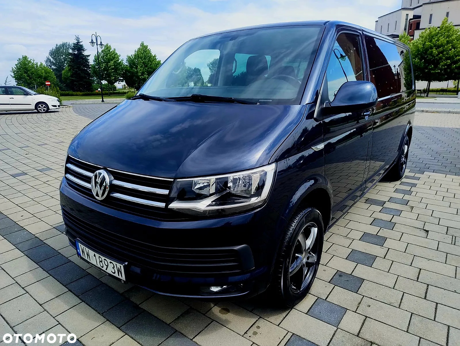 Volkswagen Caravelle 2.0 TDI L2 Comfortline - 2