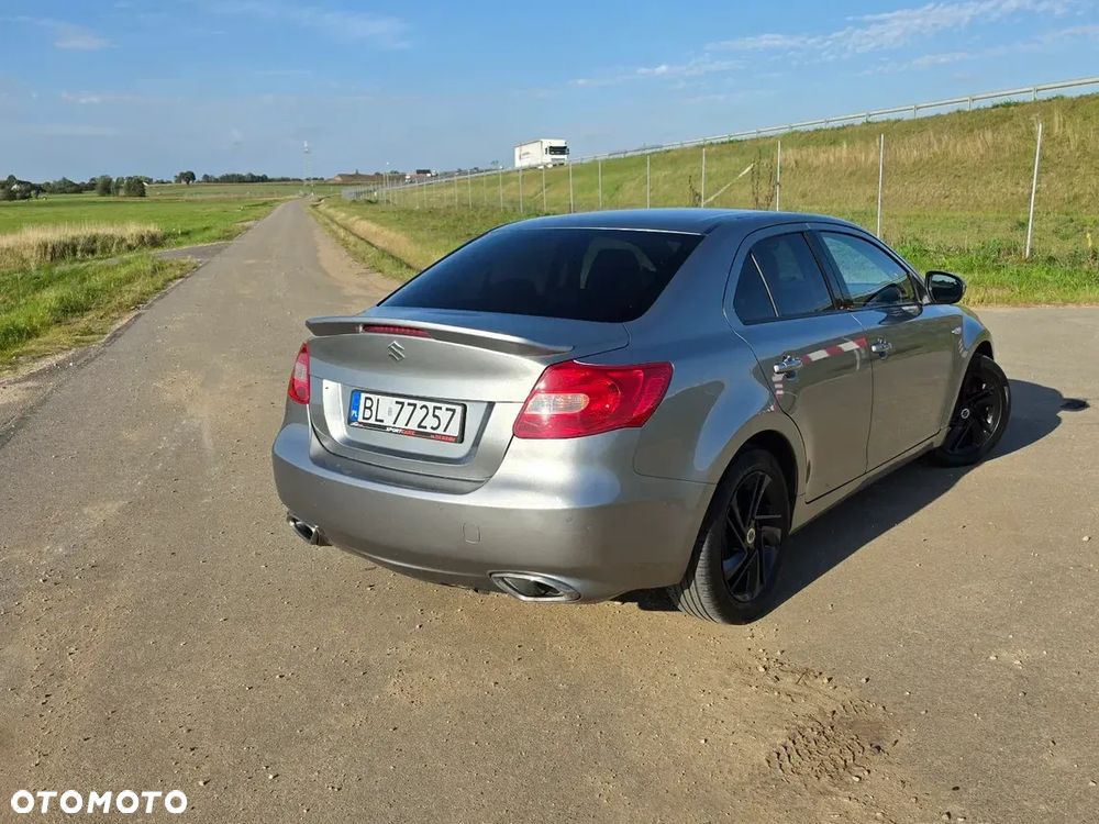 Suzuki Kizashi 2.4 Sport 4WD CVT - 7