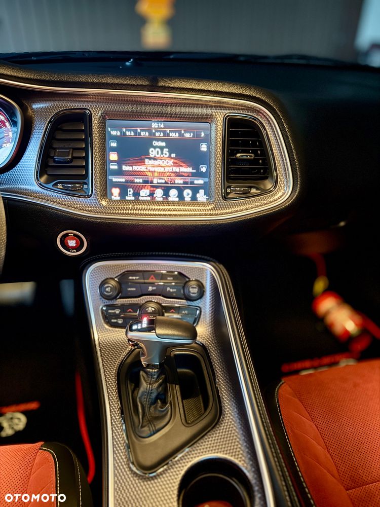Dodge Challenger - 21