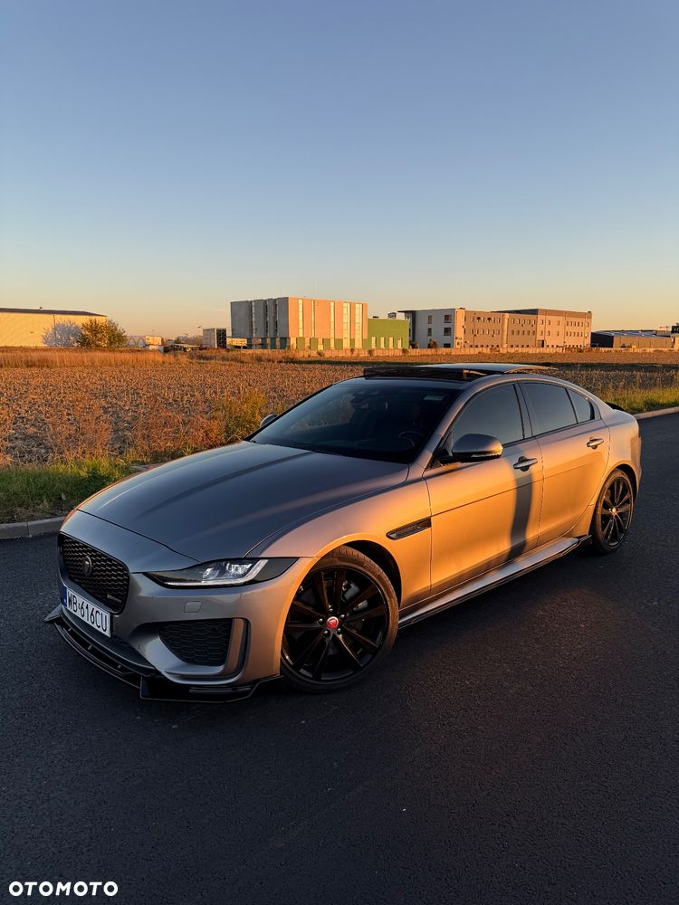 Jaguar XE 2.0 P300 AWD R-Dynamic HSE - 3