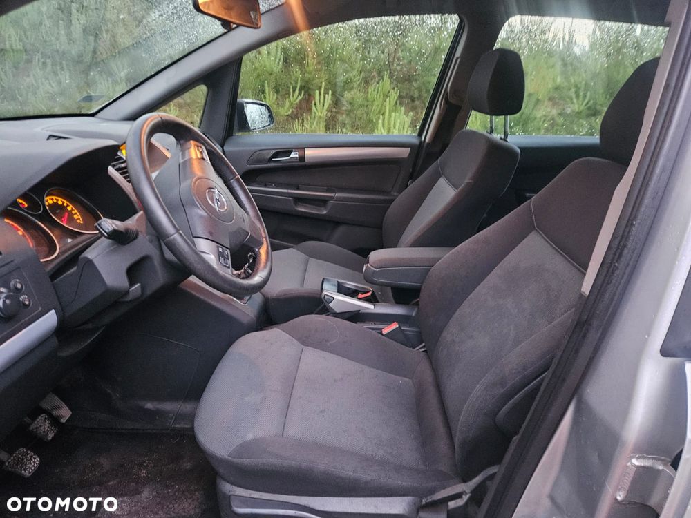 Opel Zafira - 2