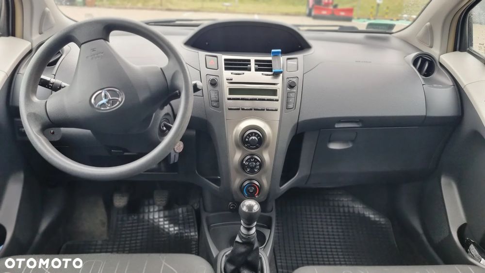 Toyota Yaris 1.33 Sol - 14