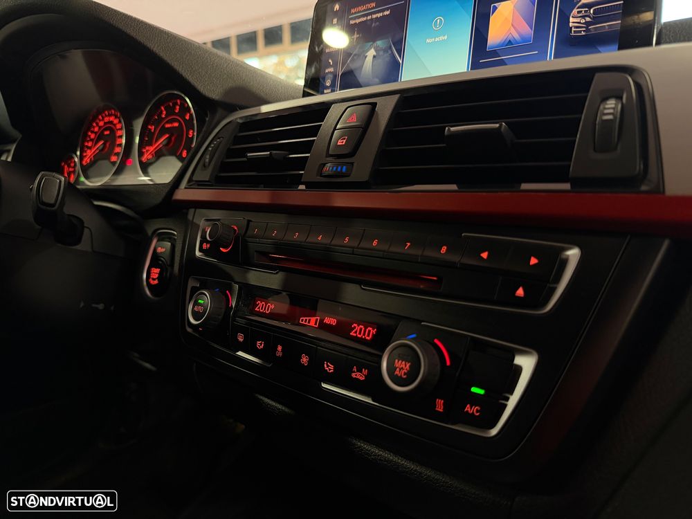 BMW 320 d xDrive Sport Line - 20