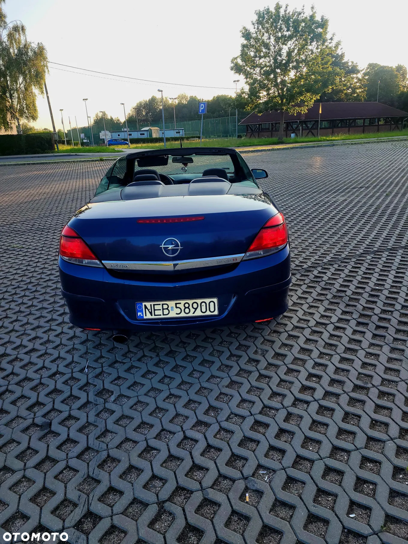 Opel Astra Twin Top 1.9 CDTI Edition - 8