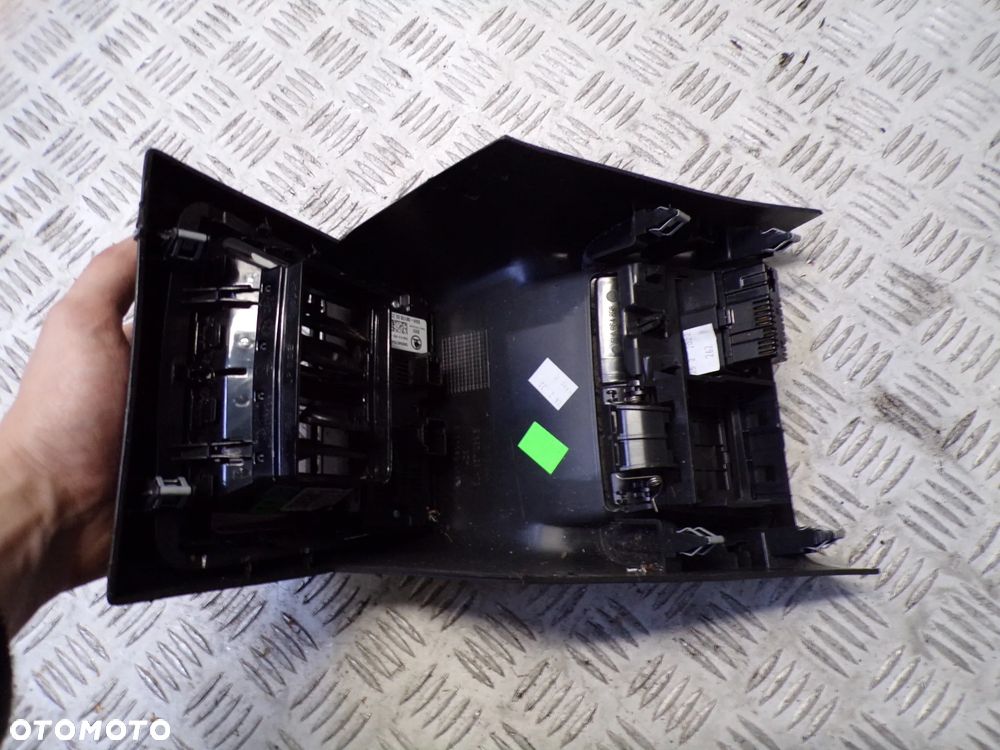 TUNEL PANEL USB KRATKA OSŁONA TUNELU TYŁ SKODA ENYAQ IV - 4
