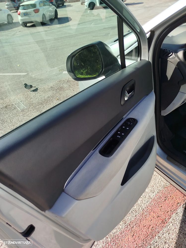 Peugeot 3008 1.6 e-HDi Allure 2-Tronic - 11