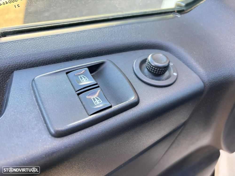 Renault TRAFIC 2.0 DCI IVA DEDUTIVEL A/C - 12