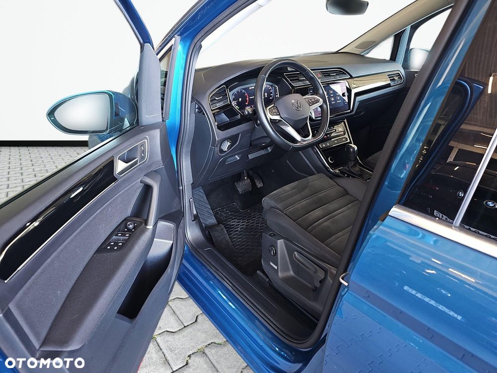 Volkswagen Touran - 10