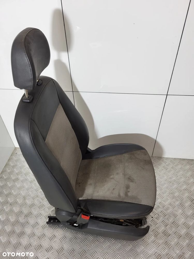 Hyundai H350 Fotel Kierowcy Lewy Przód - 8