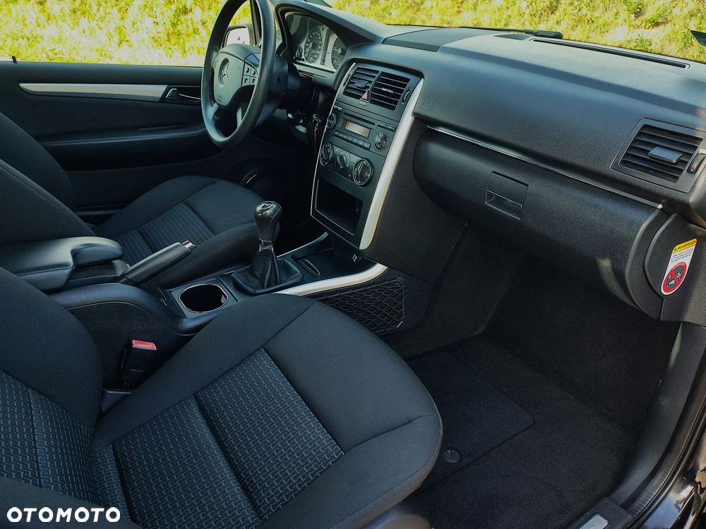 Mercedes-Benz Klasa B 180 CDI - 24