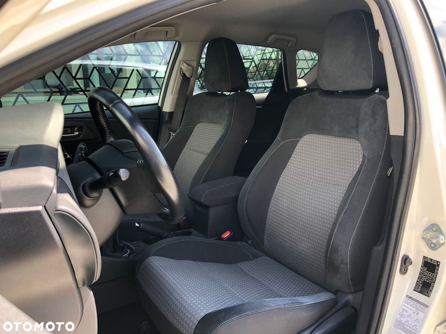 Toyota Auris 1.6 Selection - 6