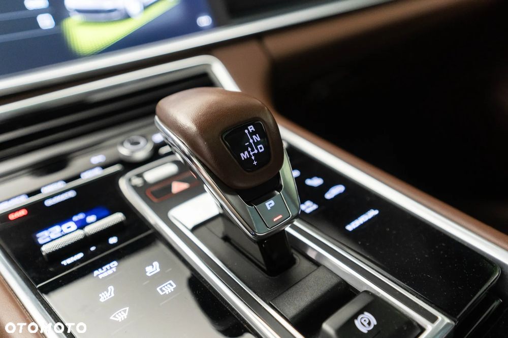 Porsche Panamera 4 E-Hybrid Platinum Edition - 25