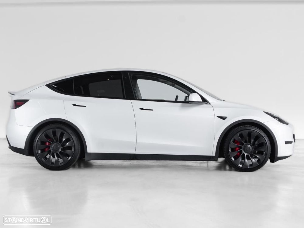 Tesla Model Y Performance Dual Motor AWD - 2