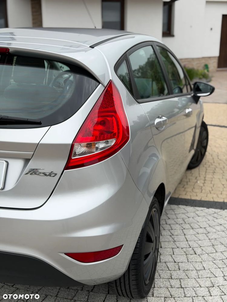 Ford Fiesta - 25