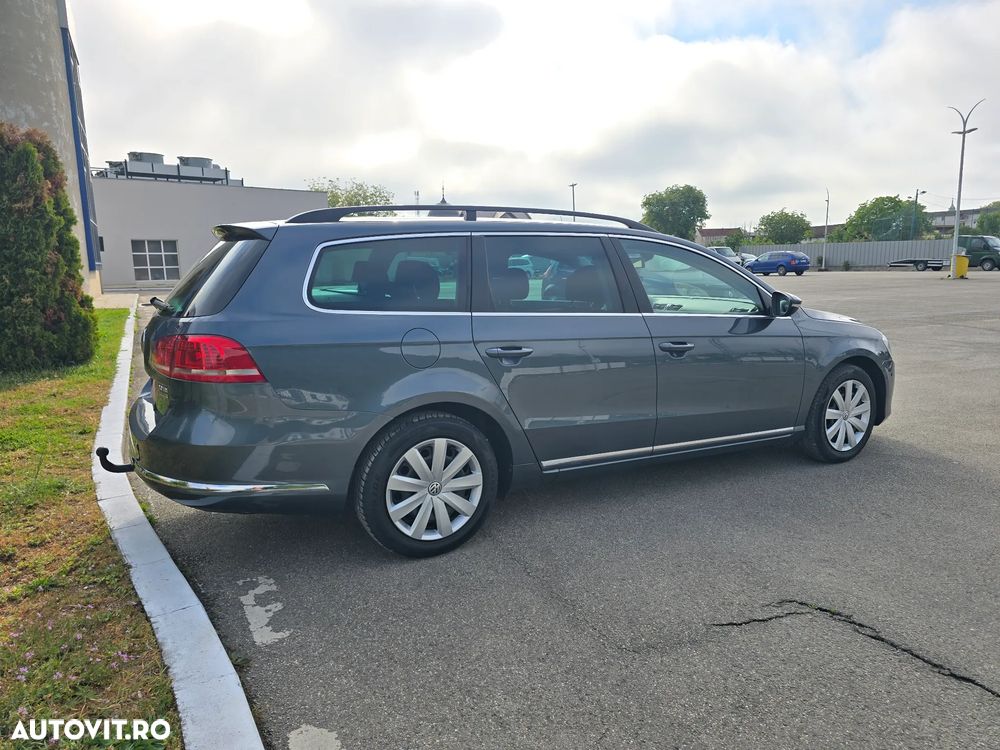Volkswagen Passat - 4
