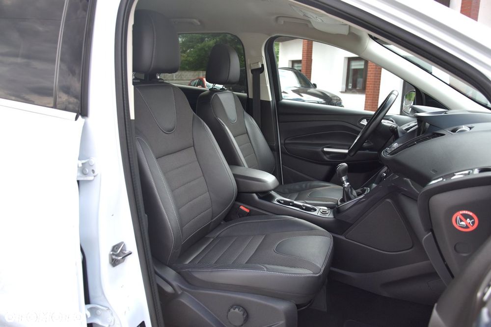 Ford Kuga 2.0 TDCi 4x2 Titanium - 26