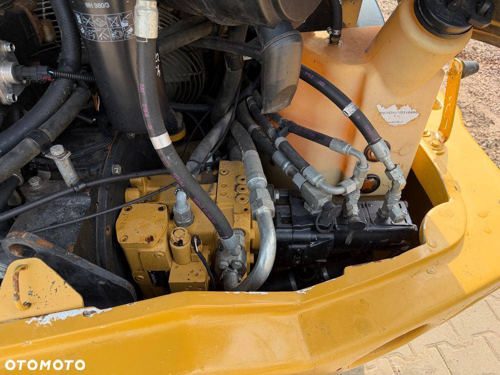 Caterpillar 907H - 22