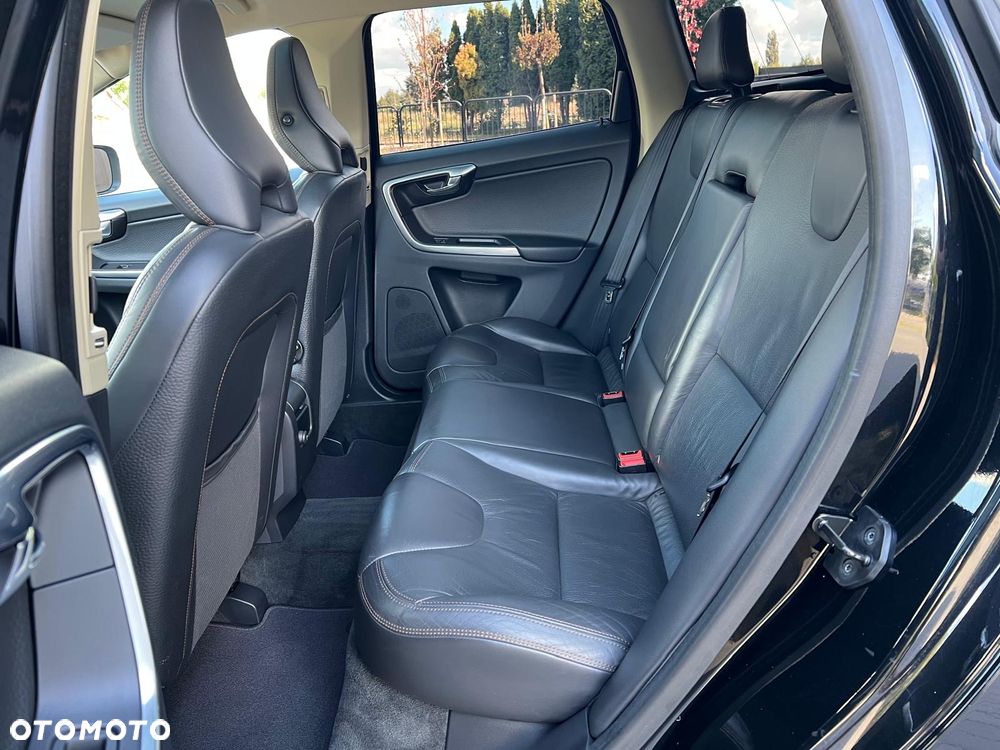 Volvo XC 60 D4 AWD Geartronic Momentum - 21