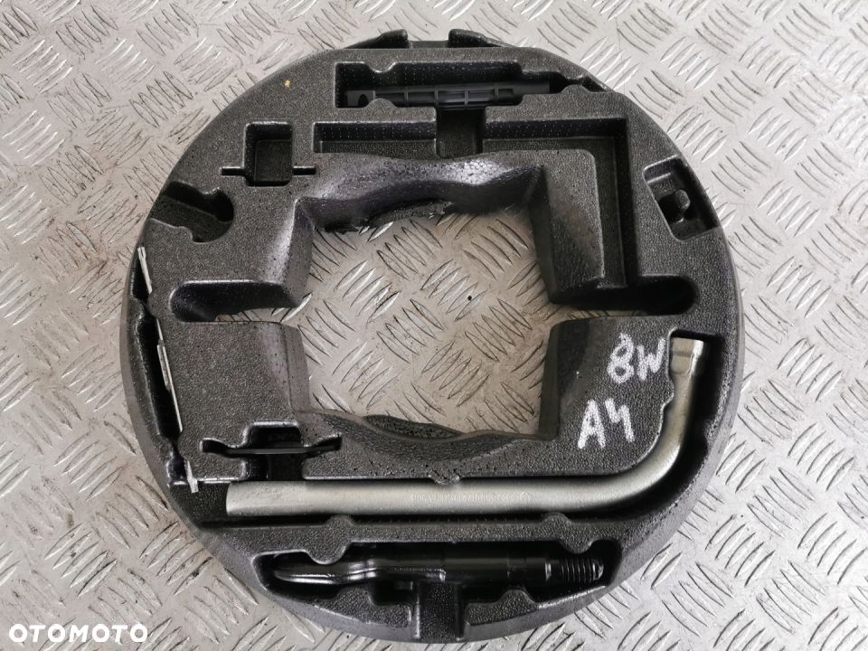 A4 B9 8W 15-22 Zestaw naprawczy styropian ucho