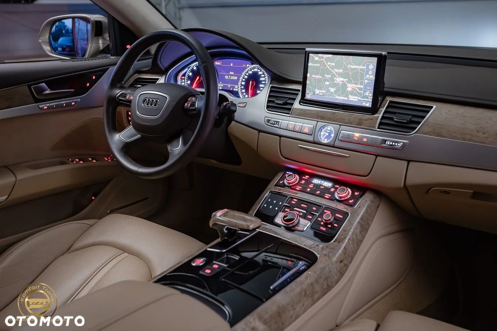 Audi A8 - 40