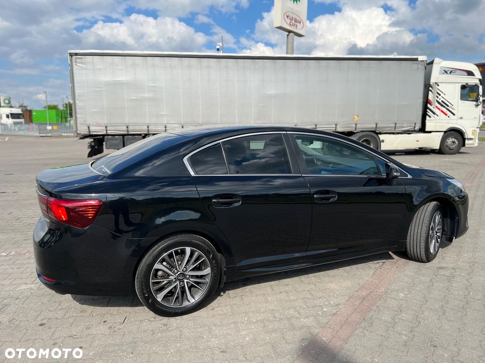 Toyota Avensis 1.8 Premium - 9