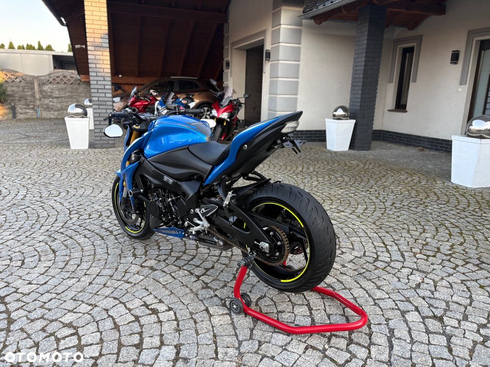 Suzuki GSX - 4