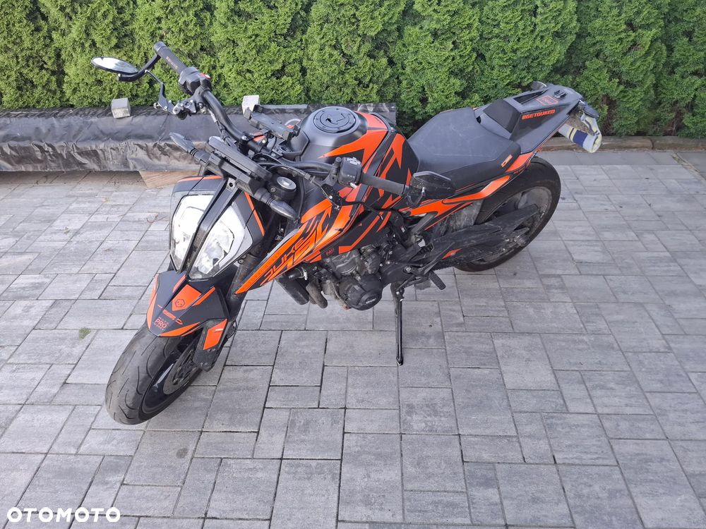 KTM Duke 790 - 1