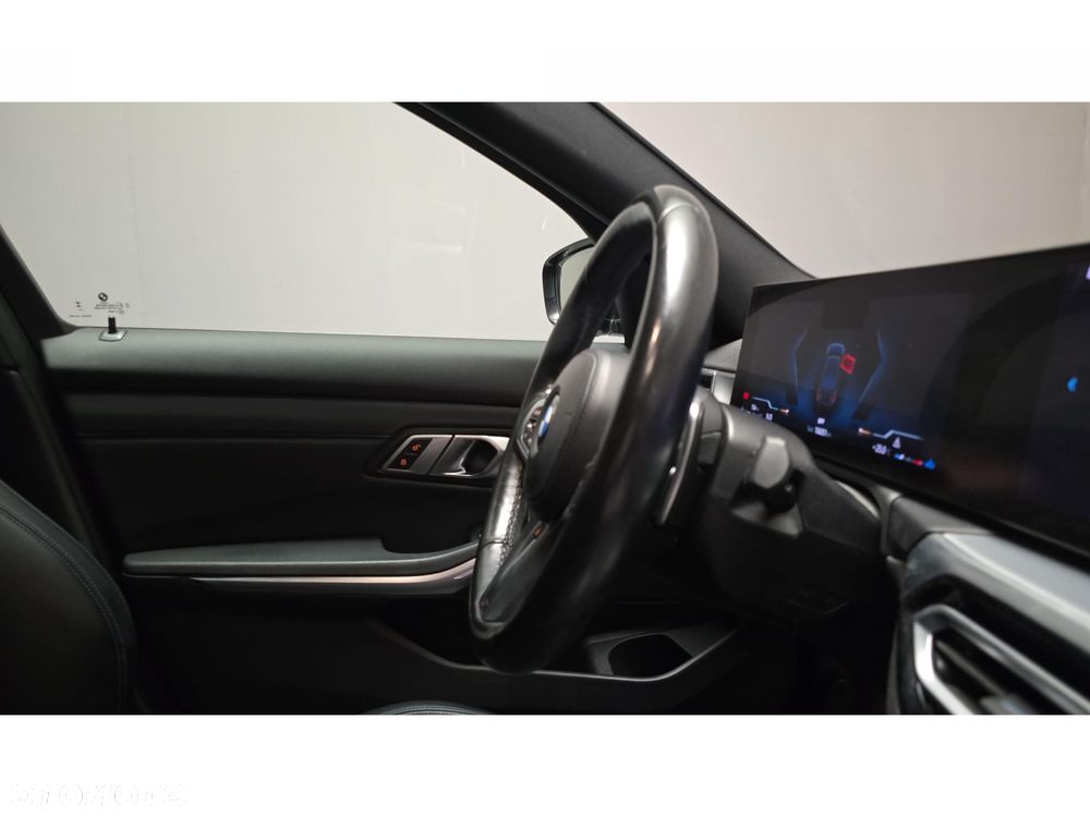 BMW Seria 3 320d xDrive M Sport - 26