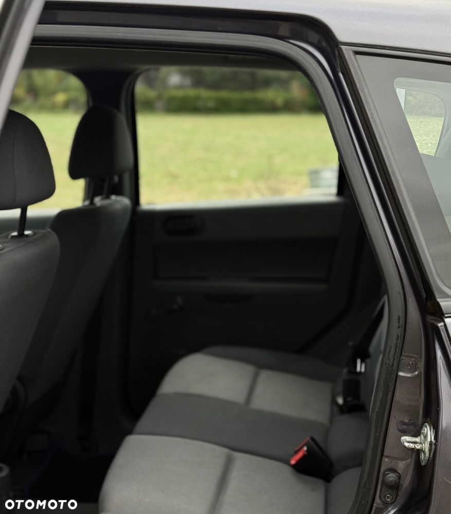 Mitsubishi Colt - 10