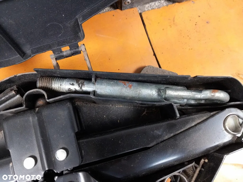 Lewarek Podnośnik Ucho Śruba Do Holowania Zestaw Koła Renault Trafic Vivaro A Primastar 2001-2014 8200727771 - 4