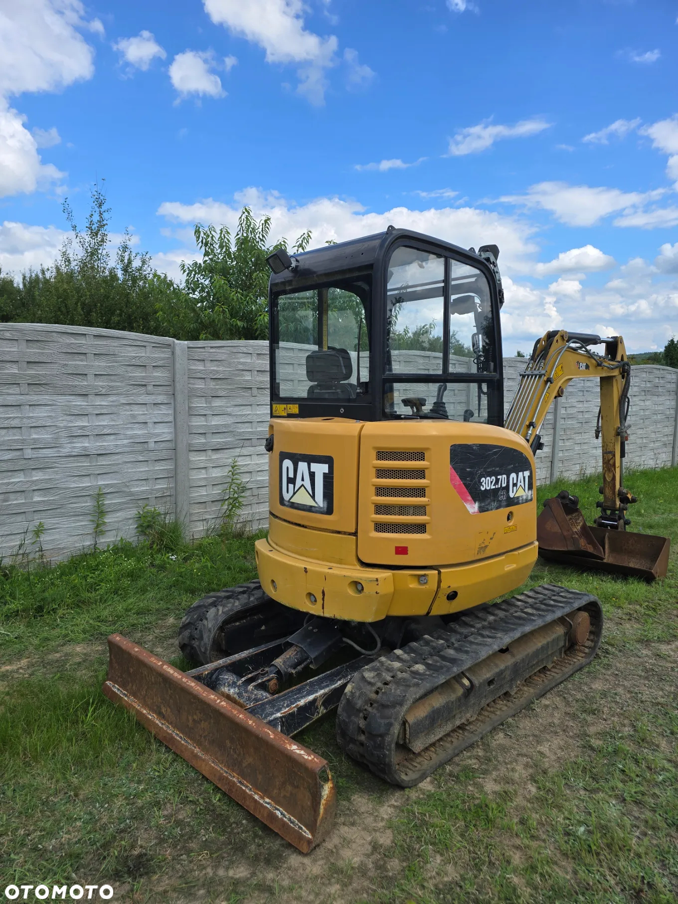 Caterpillar - 8