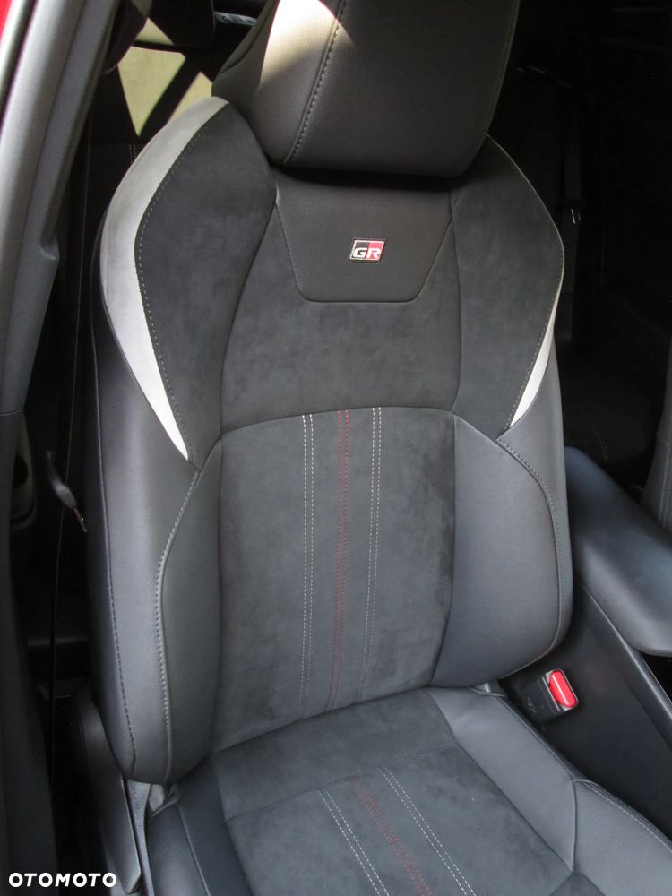 Toyota C-HR 2.0 Hybrid GR Sport - 17