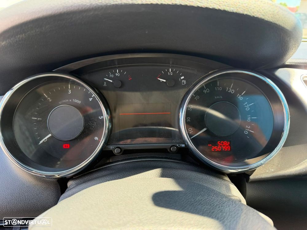 Peugeot 3008 1.6 HDi Sport - 32