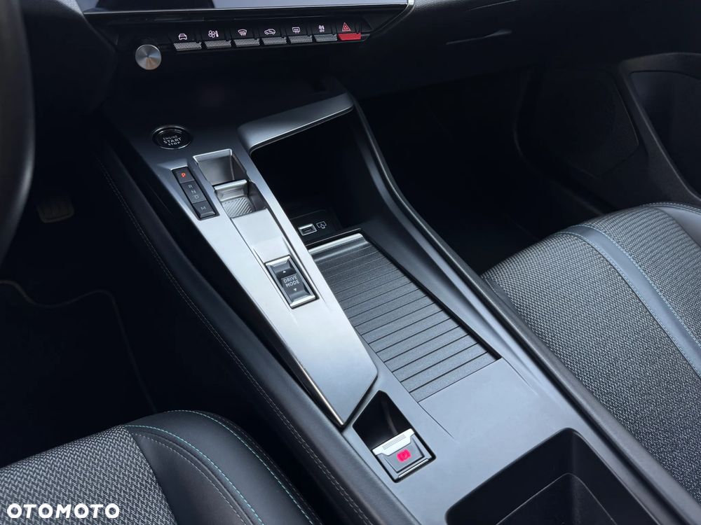 Peugeot 308 1.2 PureTech Allure Pack S&S EAT8 - 16
