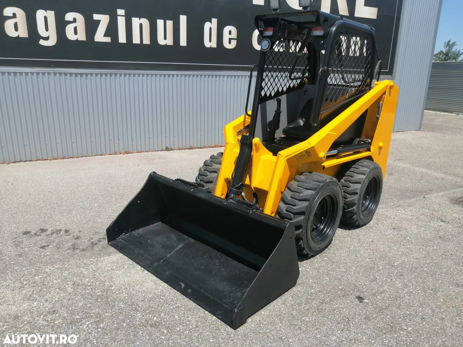 Bobcat MINIINCARCATOR FRONTAL PNEU RIGID RAM ITALIA - 6