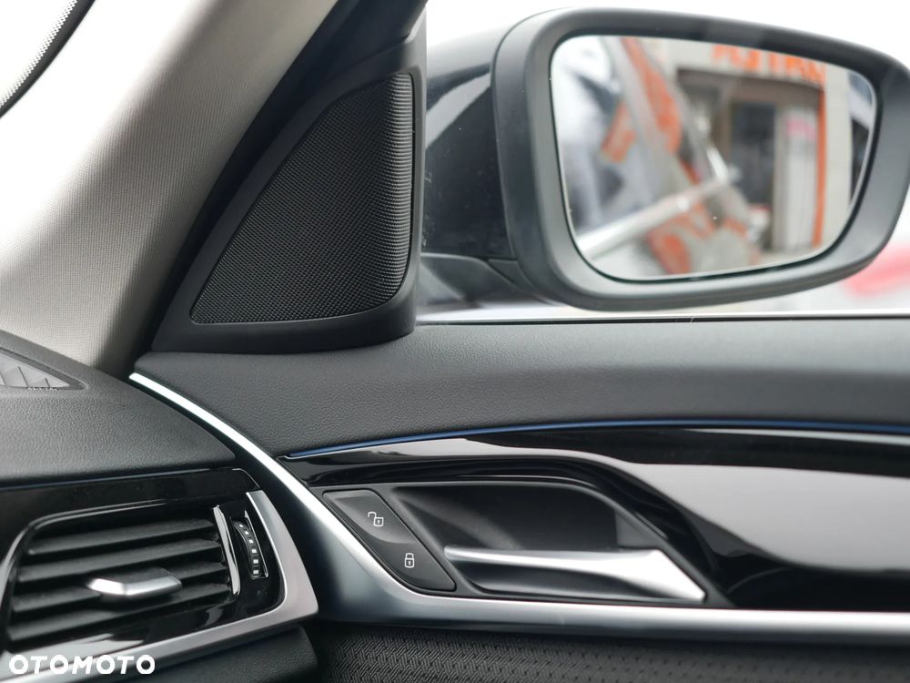 BMW Seria 5 530e sport - 22