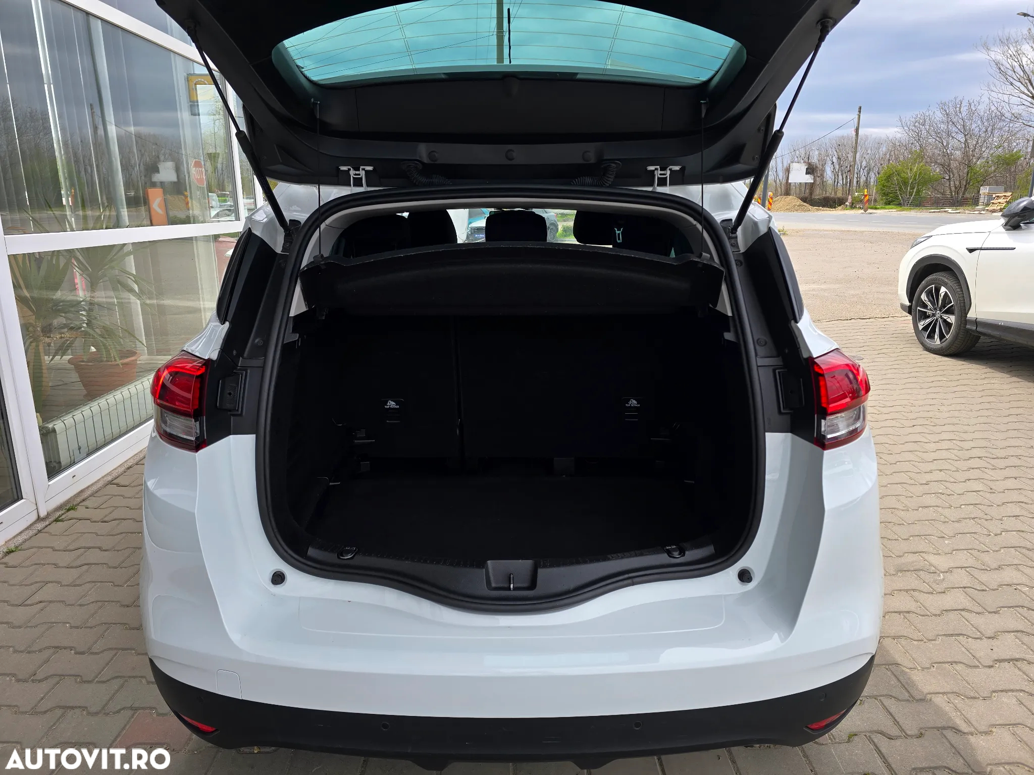 Renault Scenic BLUE dCi 120 LIMITED - 13