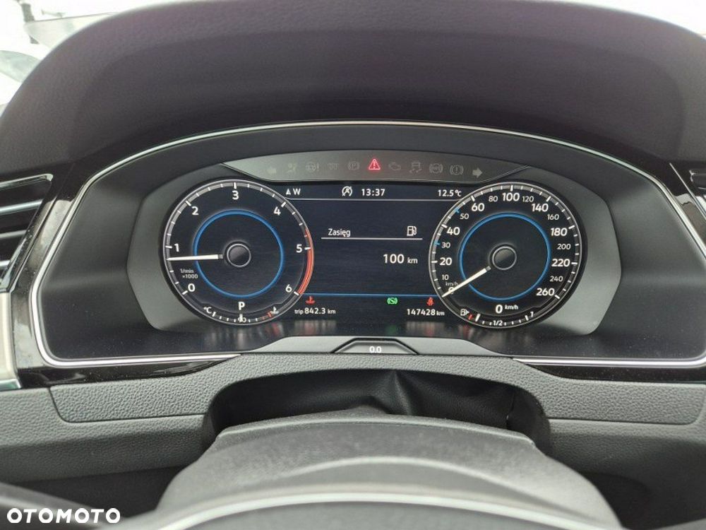 Volkswagen Passat - 14