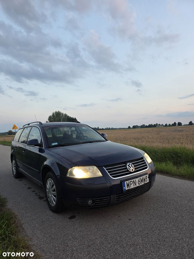Volkswagen Passat - 1