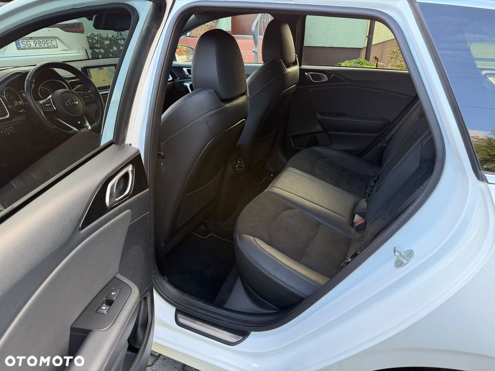Kia Ceed 1.4 T-GDI OPF GT Line - 24