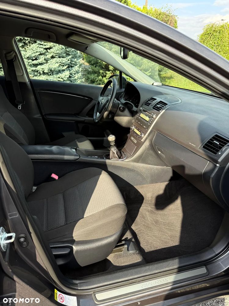 Toyota Avensis 2.0 D-4D Premium - 14