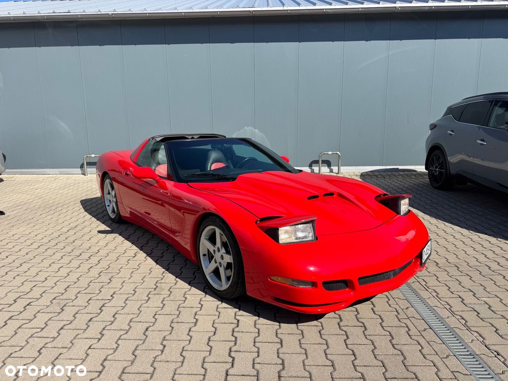 Chevrolet Corvette - 9