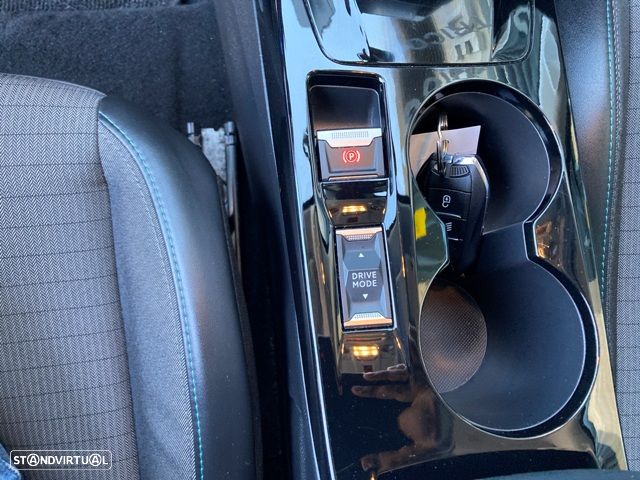 Peugeot e-208 Allure - 30