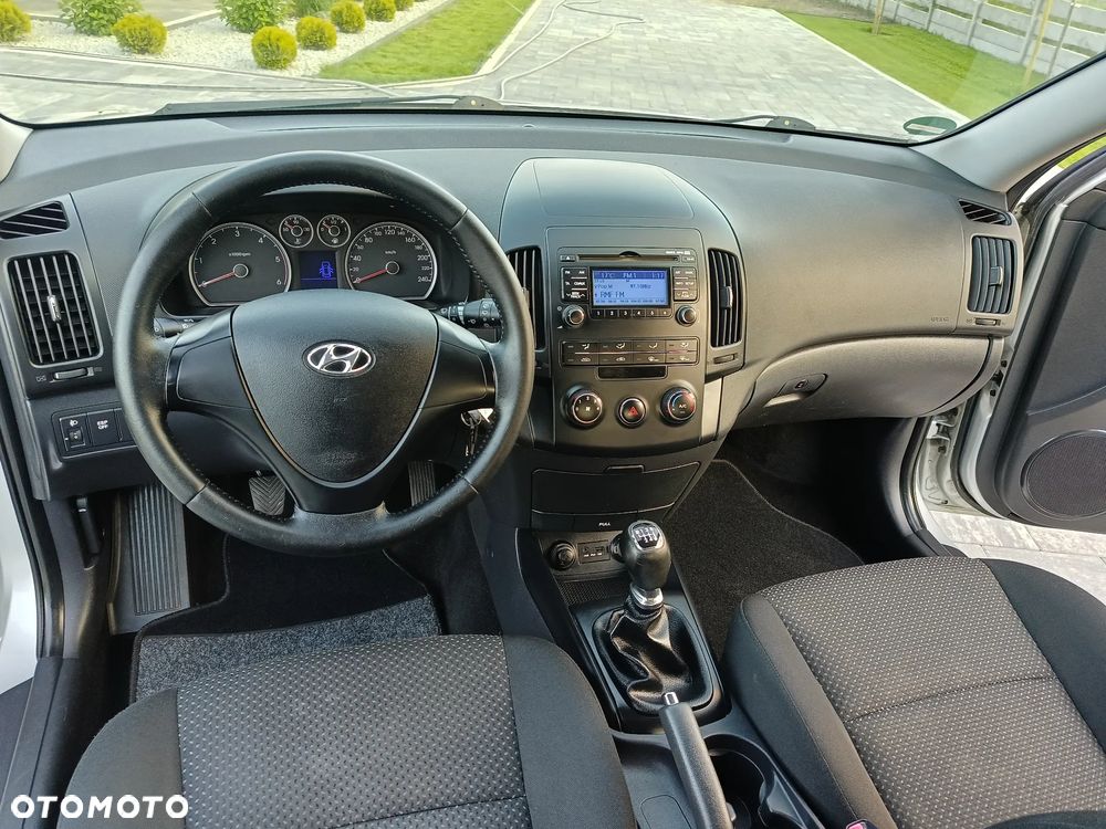 Hyundai i30 1.6 CRDi FIFA WM Edition - 11